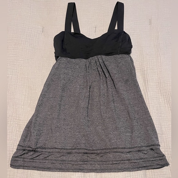 LuluLemon Running Sports Bra - almost new - Picture 1 of 3